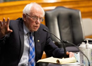 ABD'li Senatör Sanders Netanyahu'nun Gazze'de etnik temizlik yaptığını söyledi