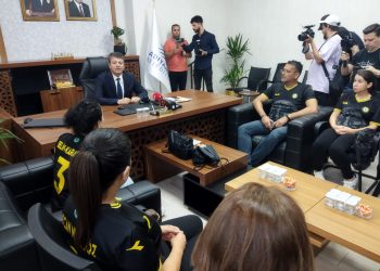 Şampiyon Melekleri Yaşatma Derneği, Adıyaman Belediye Başkanı Tutdere’yi ziyaret etti…Şampiyon Melekler ve diğer deprem kayıpları için anıt yapılacak