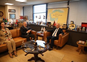 Töre:Milli şuura sahip toplumlar aldanmaz ve aldatmaz