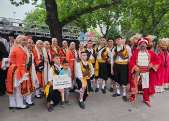 Güzelyurt Belediyesi Halk Dansları Ekibi Manisa’da