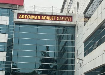 İsias Otel sahibi Bozkurt suçlamaları reddetti .