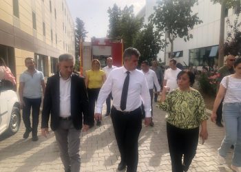 Türkiye’nin Lefkoşa Büyükelçisi Metin Feyzioğlu yangının ardından yurtta incelemelerde bulundu