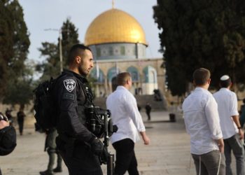 Sivil Yahudi işgalciler Mescidi Aksa'ya baskın düzenledi