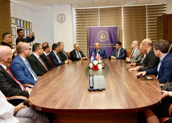 Cumhurbaşkanı Tatar DAÜ’yü ziyaret etti