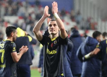 Çağlar Söyüncü performansıyla beğeni topladı