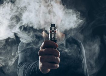 Elektronik sigara kullanan gençlerin idrarında uranyum ve kurşun bulundu