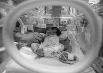 İsrail saldırısında öldürülen annesinin rahminden kurtarılan bebek hayatını kaybetti