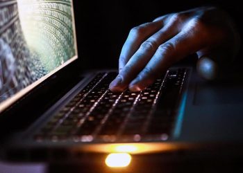 Polonya'da önceki hükümetin casus yazılım ile yüzlerce kişiyi izlediği duyuruldu