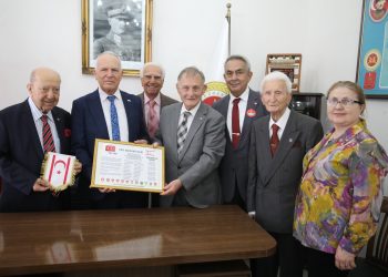 Töre, İstanbul temasları kapsamında Türkiye Emekli Subaylar Derneği Rasim Paşa Şubesi’ni ziyaret etti