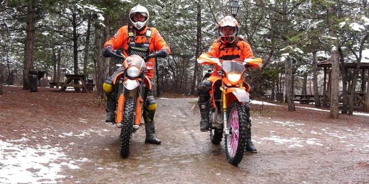 Motor tutkunu 12 yaşındaki Zeynepin en büyük hayali pistlerde yarışmak