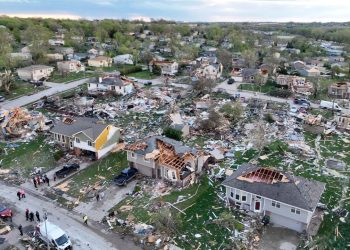 ABD'yi hortum vurdu: 10 bin hane elektriksiz kaldı