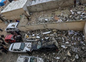 İsrail'in Refah kentine düzenlediği hava saldırısında 3 sivil öldü