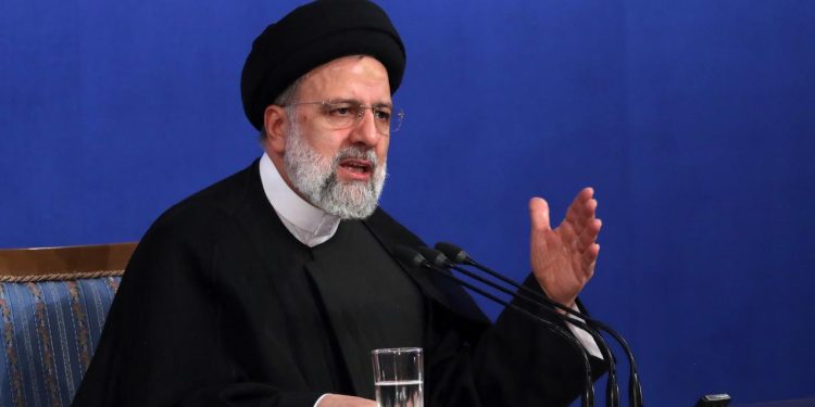 İran Cumhurbaşkanı Reisi: Savunma doktrinimizde nükleer silah üretimine yer yok