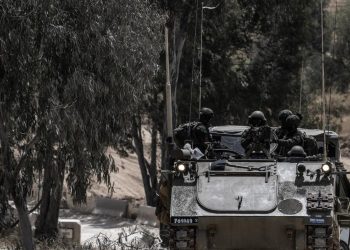 Hizbullah, İsrail'in sınır üzerinde konuşlu tankına füze ile saldırı düzenledi