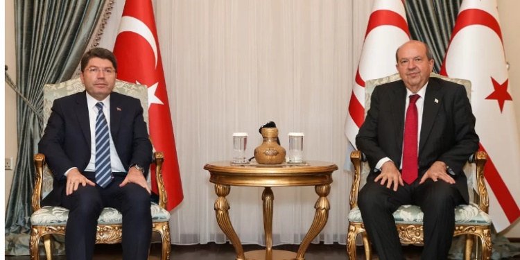 Cumhurbaşkanı Tatar, İsias duruşması öncesinde TC  Adalet Bakanı Tunç ile görüştü