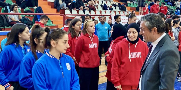 Üniversitelerdeki lisanslı sporcu sayısı 38 bine ulaştı