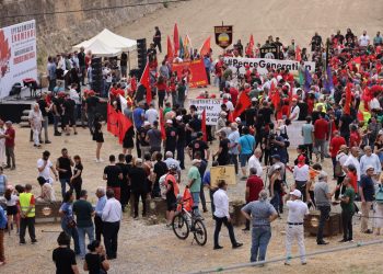 1 Mayıs ara bölgede “Barış ve Sosyal Adalet İçin Emekçiler Omuz Omuza” adlı ortak etkinlikle kutlandı