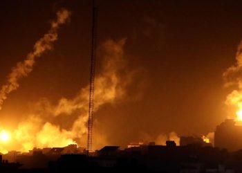 İsrail Gazze'ye ölüm yağdırdı