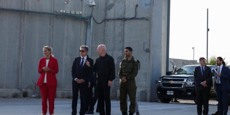 Blinken Gazze ile İsrail arasındaki sınır kapısını ziyaret etti