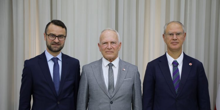 Meclis Başkanı Töre, AP milletvekili Poreba’yı kabul etti