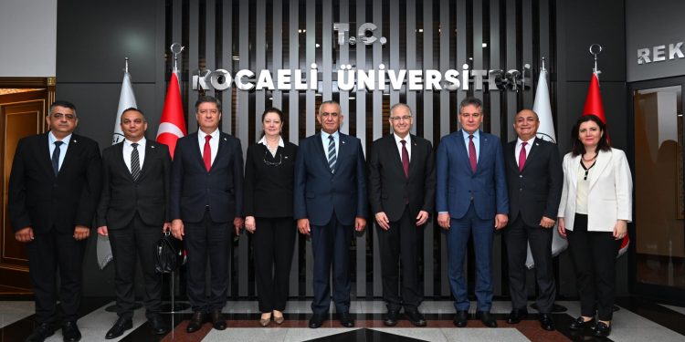 Milli Eğitim Bakanı Çavuşoğlu, Kocaeli Üniversitesi’ni ziyaret etti