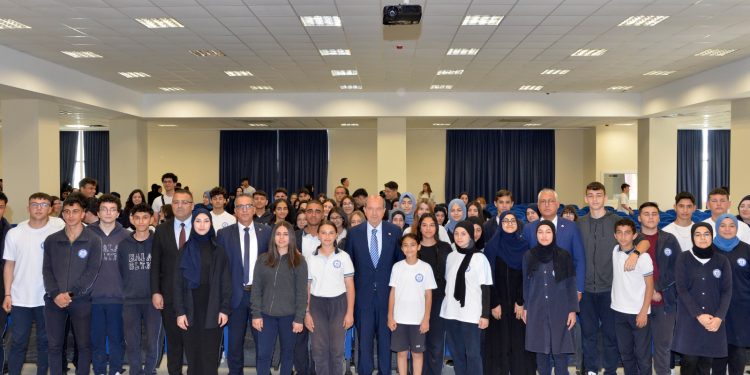 Cumhurbaşkanı Tatar Hala Sultan İlahiyat Koleji’ni ziyaret etti