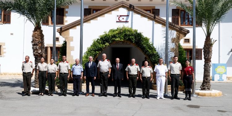 Cumhurbaşkanı Tatar, Güvenlik Kuvvetleri Komutanı Tümgeneral  Aytaç ve beraberindeki heyeti kabul etti