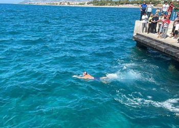Türkiye’nin Eski Devlet Bakanı Tüzmen ile 7 sporcu, Anamur’dan Girne’ye yüzecek