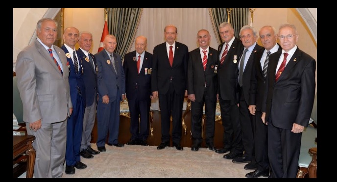 Cumhurbaşkanı Tatar, Emekli Tümgeneral Cumhur Evcil başkanlığındaki 20 Temmuz Kıbrıs Zaferi Kutlama Dayanışma ve Kültür Derneği heyetini kabul etti