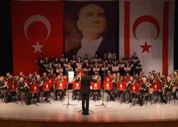 DAÜ Güzel Sanatlar Eğitimi Bölümü Korosu, “Kıbrıs Türk Barış Kuvvetleri Marşı”nın seslendirilmesinde yer aldı