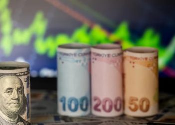 Döviz kurları:Dolar 33,04, euro 35,94, İngiliz Sterlini 42,66 TL