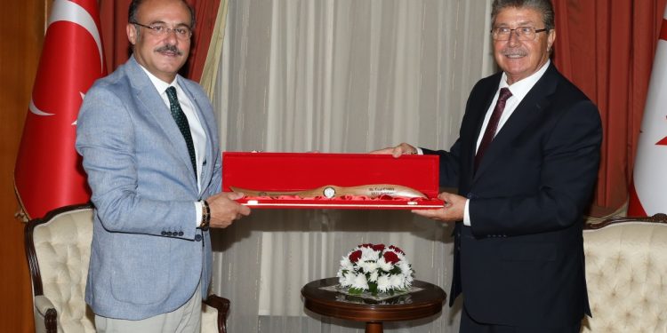 Başbakan Üstel, Türk Hava Kurumu heyetini kabul etti