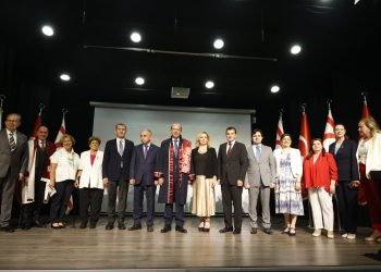 Cumhurbaşkanı Tatar ve eşi Sibel Tatar’ın katılımıyla İstanbul Topkapı Üniversitesi’nde Barış Harekatı’nın 50. yılı etkinliği yapıldı