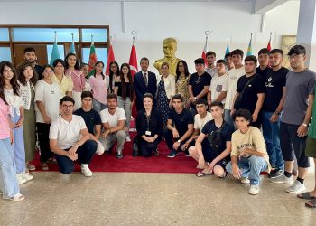Dışişleri Bakanı Ertuğruloğlu, Azerbaycanlı şehit çocuklarını ağırladı