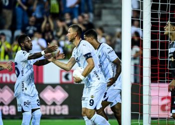 Fenerbahçe deplasmandan avantajla dönüyor