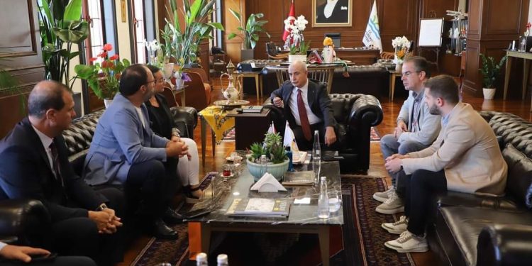 İskele Belediye Başkanı Sadıkoğlu, Büyükçekmece Belediye Başkanı Akgün’le bir araya geldi