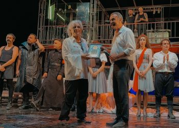 Okan Bayülgen’in, “Richard’’ isimli oyunu dün akşam sanatseverlerle buluştu