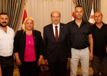 Cumhurbaşkanı Tatar, Mehmetçik Büyükkonuk Belediye Başkanı Tuğlu ve beraberindekileri kabul etti