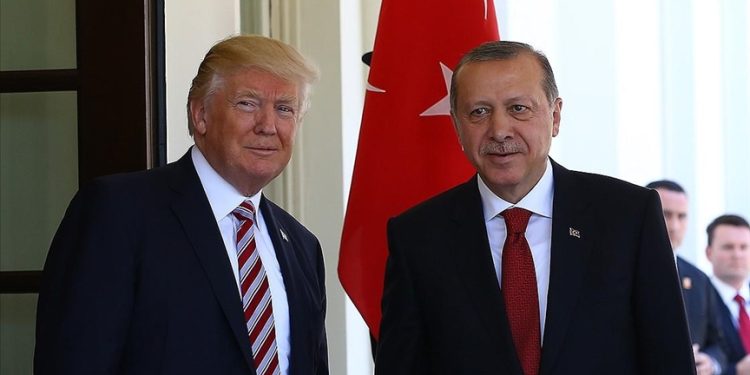 Erdoğan, Trump’la görüştü: “Suikast girişimi demokrasiye saldırı”