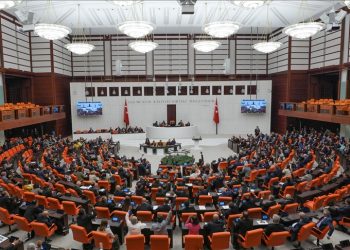 Sahipsiz hayvanlara yönelik kanun teklifini kabul eden TBMM Genel Kurulu tatile girdi