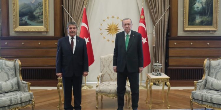Başbakan Üstel’den İsrail’e tepki. “Anavatan Türkiye Cumhurbaşkanı Recep Tayyip Erdoğan’la ilgili sözleri esefle kınıyoruz”