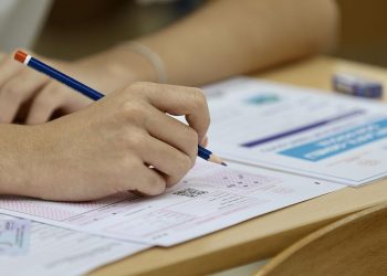 YKS başarı sıralaması açıklandı. KKTC liselerinden mezun öğrencilere başarı bursu imkanı
