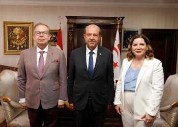 Cumhurbaşkanı Tatar, emekli Tümamiral Yaycı ile görüştü