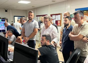 Başbakan Üstel, Teknecik Elektrik Santrali’nde ekiplerle birlikte arıza incelemesi yapıyor