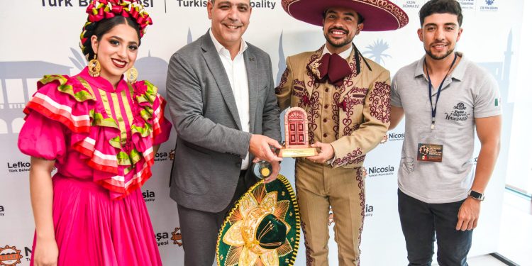 Harmancı 14. Uluslararası Lefkoşa Halk Dansları Festivali’ne katılan ekipleri kabul etti