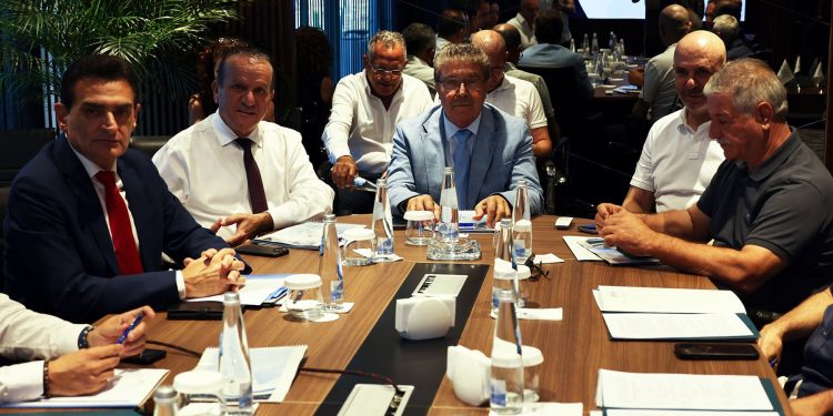 Güney Kıbrıs’ta KKTC’ye yatırım yapanlara karşı başlatılan tutuklamalar masaya yatırıldı
