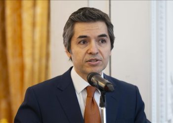 Türkiye’nin Londra Büyükelçisi, Türk toplumunu şiddet olaylarına karşı dikkatli olmaya çağırdı