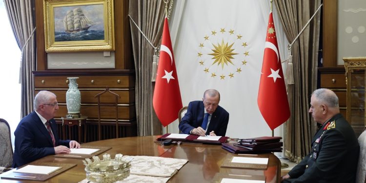 Türkiye’de Yüksek Askeri Şura toplantısında alınan kararlar açıklandı