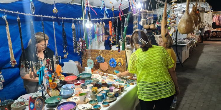 Kordonboyu’nda stant kuruluyor… El işleri, hediyelikler, seramik ve takılar satılacak