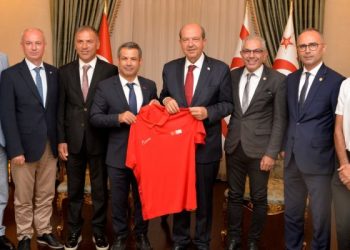Cumhurbaşkanı Tatar, TC Badminton Federasyonu heyetini kabul etti